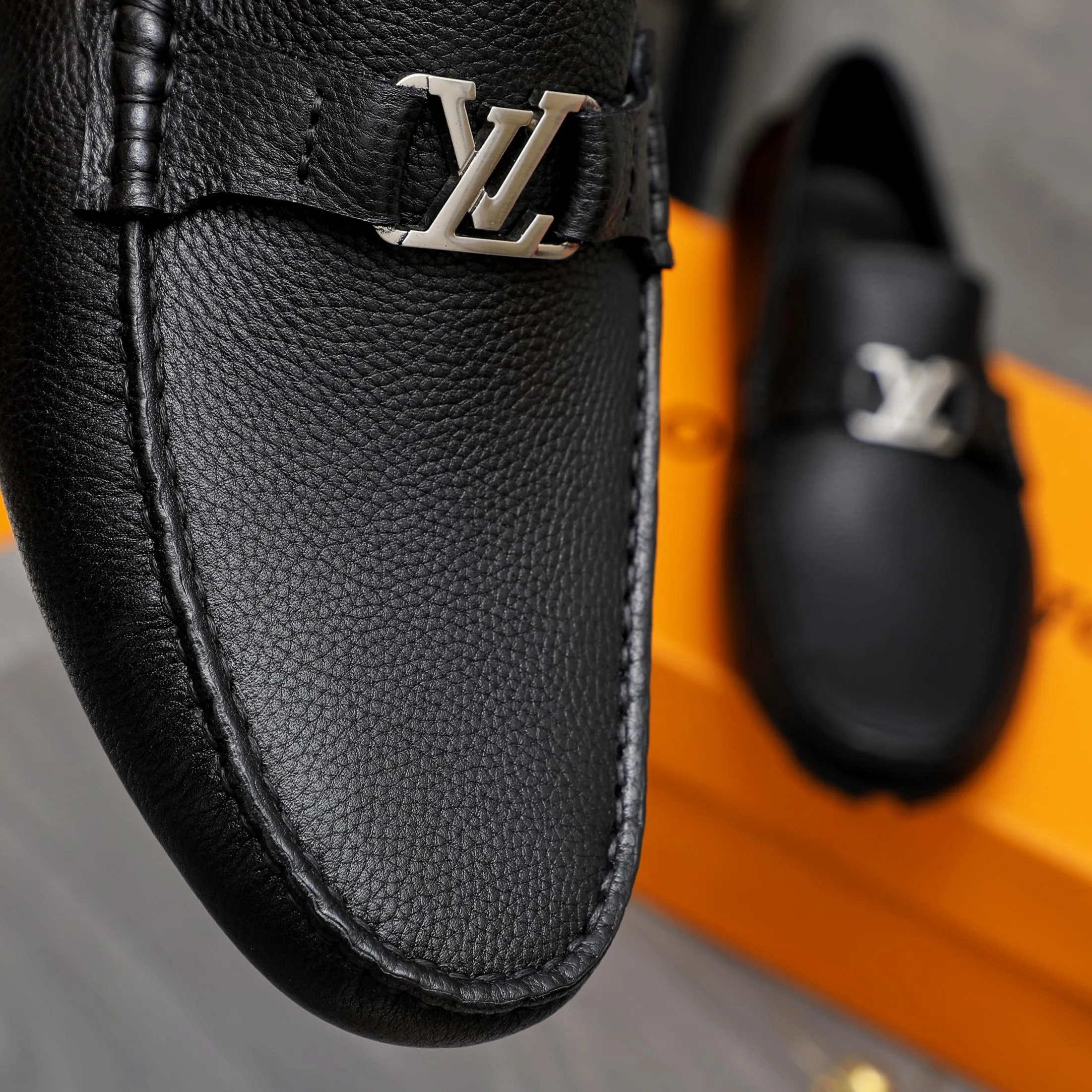 Men's shoes💰400 Product trademark: LV "Louis Vuitton" casual slip-on shoes Regular size: 38-45 (45 is custom-made and non-returnable) Product materials: Selected pebbled cowhide upper, pigskin lining, rubber outsole
